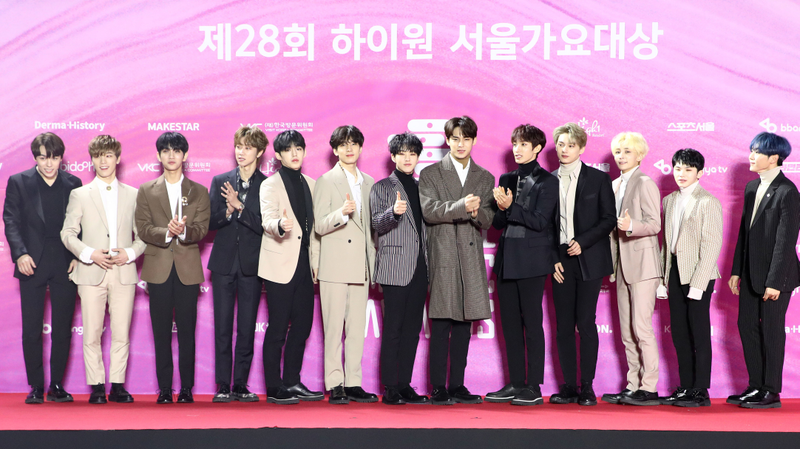 Illustration for article titled All the Debonair, Coordinated K-Pop Looks at the 2019 Seoul Music Awards